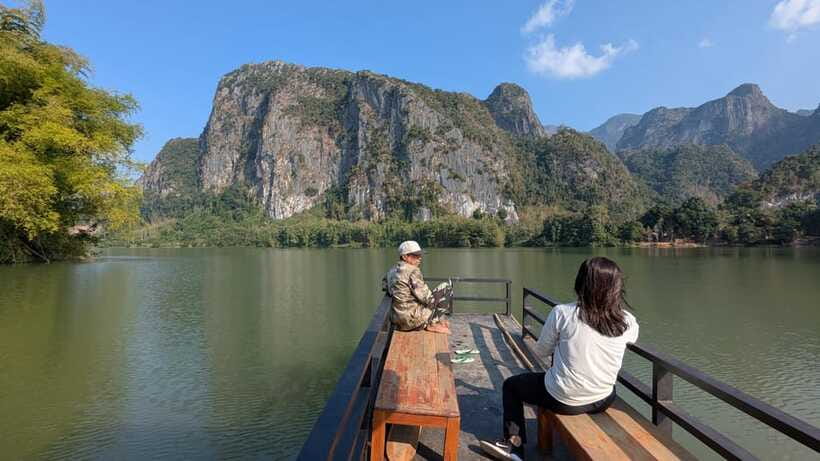Luang Prabang to Nong Khiaw: River Cruise, Hike & Waterfall - Choosing between 100 Waterfalls and Tad Mok