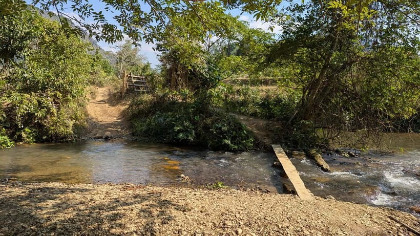 Luang Prabang to Nong Khiaw: River Cruise, Hike & Waterfall - Guides, group size, and the feel of the day