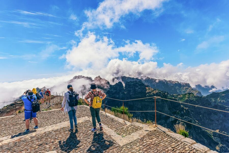 Madeira: Pico Arieiro to Pico Ruivo Hike - Guides, languages, and group rhythm