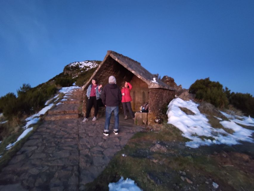 Madeira: Pico Ruivo Guided Sunrise Hike with Hotel Pickup - Waiting for sunrise at Pico Ruivo