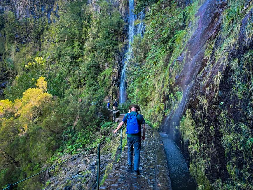 Madeira: Rabaçal Valley and the 25 Fountains Hike - The 25 Fountains Lagoon and its busy path