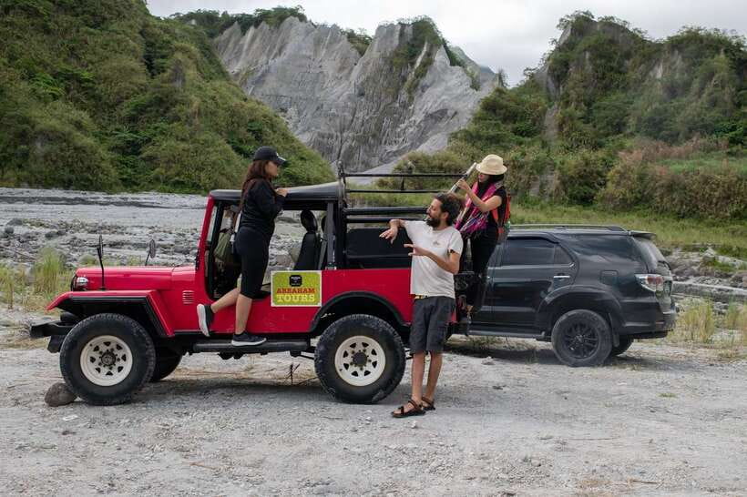 Manila: Mount Pinatubo 4X4 & Hiking Trip - A glimpse of Aeta life and local guiding