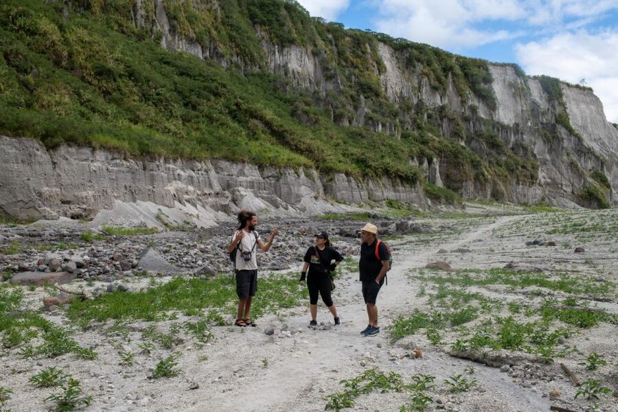 Manila: Mount Pinatubo 4X4 & Hiking Trip - The Mount Pinatubo hike through mudflow country