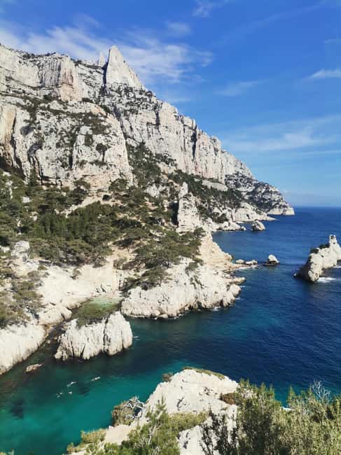 Marseille: Calanques National Park Guided Hike with Picnic - Coves, caves, and the route that changes