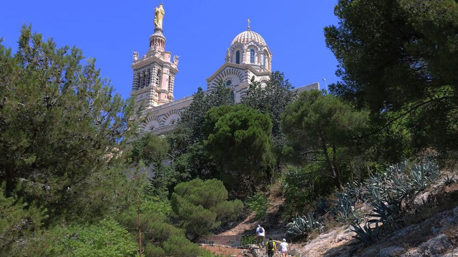 Marseille: Urban Hiking Tour with a Local Guide - The Marseille walk in four important points