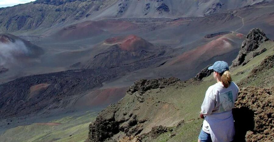 Maui: Guided Hike of Haleakala Crater with Lunch - Two sides of Haleakala in one long day