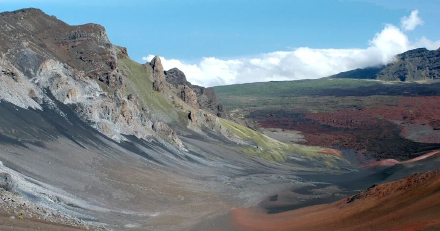 Maui: Guided Hike of Haleakala Crater with Lunch - The summit route near 10,000 feet