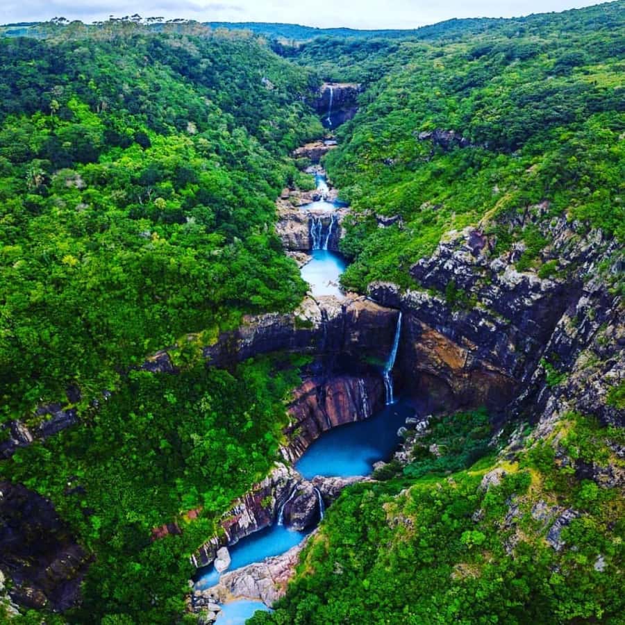 Mauritius: 7 Waterfalls Hike with Lunch and Hotel Transfers - Why the guide changes the experience