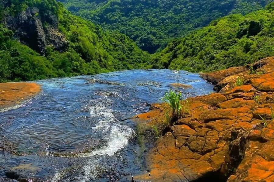 Mauritius: 7 Waterfalls Hike with Lunch and Hotel Transfers - Seven cascades, changing views at every level