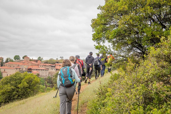 Meteora Small Group Hiking tour with Transfer and Monastery Visit - Views of Varlaam and Saint Nicholas of Anapafsas