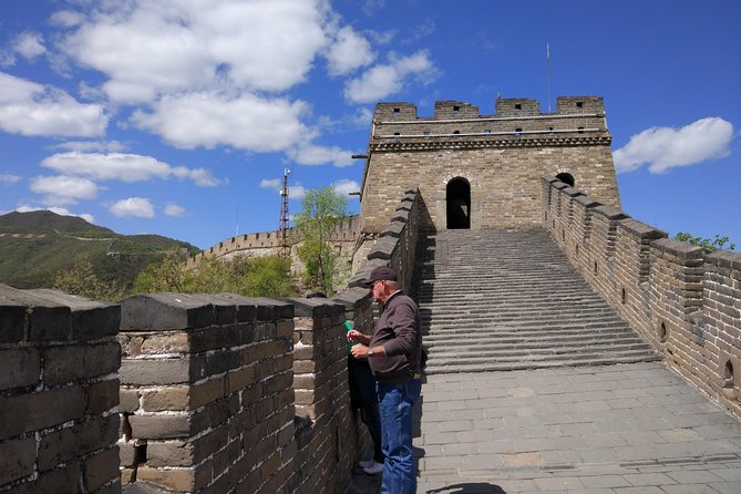 Mini Group: Half-Day Great Wall at Mutianyu Hiking Tour - Walking from tower 14 toward tower 23
