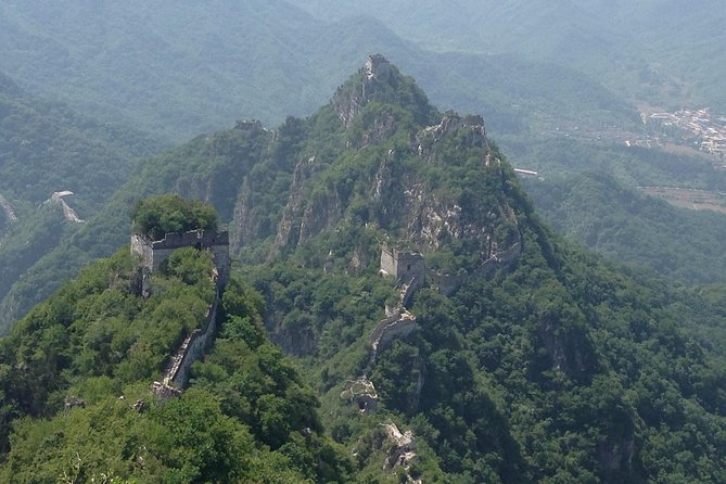 Mini Group: One-Day Jiankou to Mutianyu Great Wall Hiking Tour - Zhengbei Watch Tower and the rough Jiankou ridge