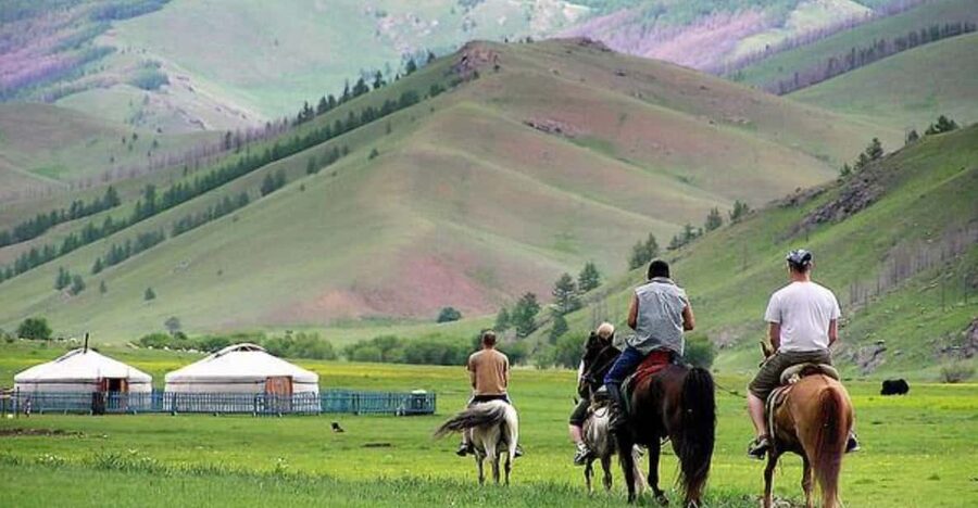 MONGOLIAN NOMADS: 2-Day Horse Trekking & Cow Milking Tour - Sleeping in a ger on a cold night
