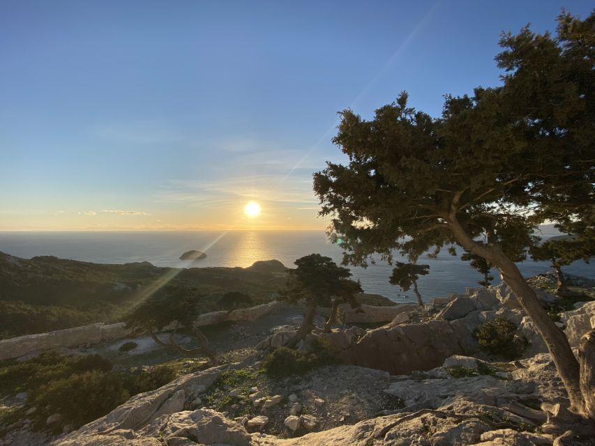 Monolithos: Small Group Hike and Sunset at Monolithos Castle - What to bring for the 10km route