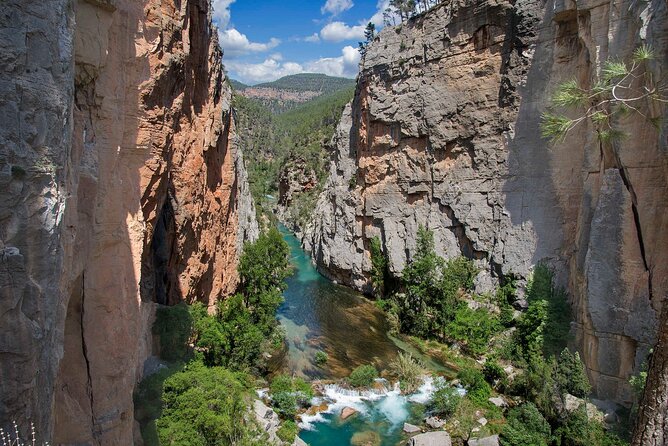 Montanejos Hiking Tour & Thermal Pools from Valencia - Following the mountain route above the Mijares River