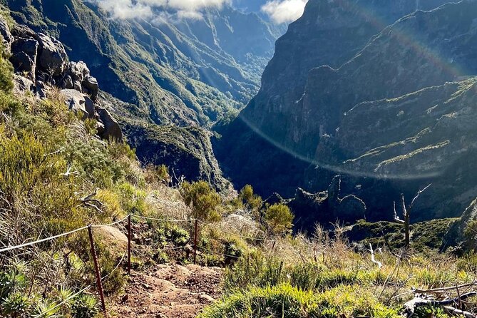 Morning Transfer To Pico Do Arieiro, Hike To Pico Ruivo & Return From Teixeira - Who should book this hike transfer?