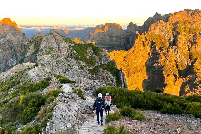 Morning Transfer To Pico Do Arieiro, Hike To Pico Ruivo & Return From Teixeira - Pico do Arieiro: start above the clouds