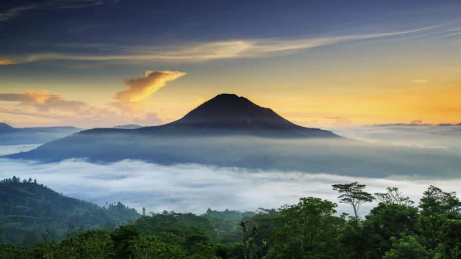 Mount Batur: Sunrise Dirt Bike Trek with Trained Riders - Sunrise above Lake Batur