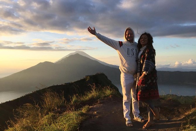 Mount Batur Sunrise Trekking Private Tour with Breakfast and Hotel Transfer - The 1:30 a.m. pickup and ride to the base