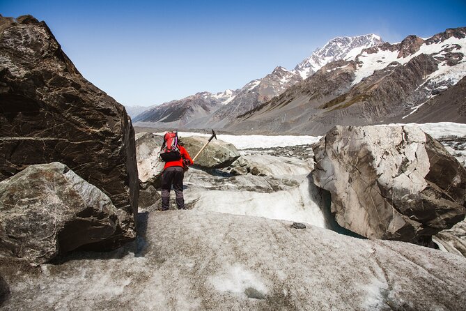 Mount Cook: 3-Hour Tasman Glacier Heli-Hike - Flying over the Tasman Glacier from Mount Cook Airport