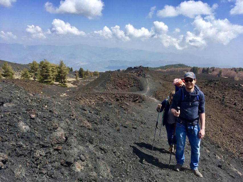 Mount Etna: Craters of the 2002 Eruption Trekking Experience - Guide style and languages