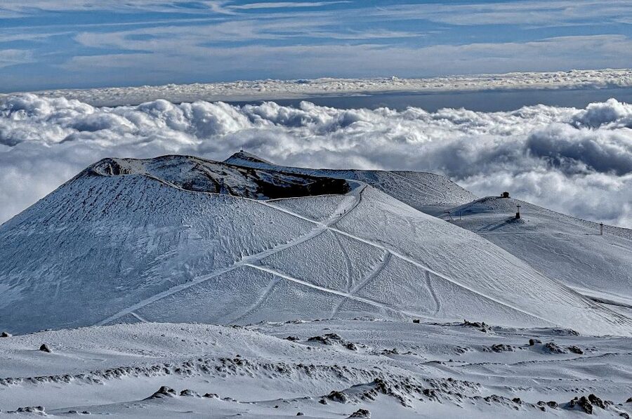 Mount Etna: Hike to The Highest Point With a Guide - The cable car ride to 2,500 meters