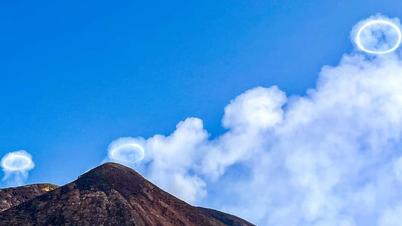 Mount Etna: Trek to 3000m with cable car and 4x4 - Recent lava flows and the lava channel