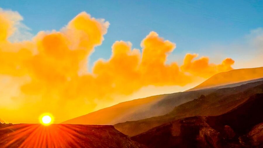 Mount Etna: Trek to 3000m with cable car and 4x4 - How hard is the 3 to 4 hour walk?