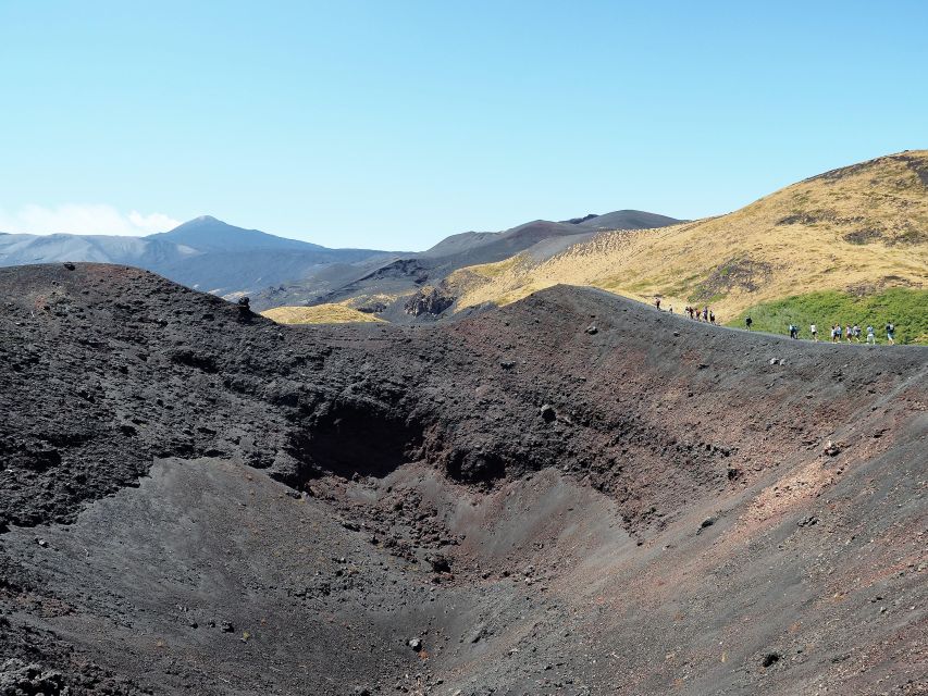 Mount Etna: Trek to the Craters of The 2002 Eruption - A short walk with a useful story
