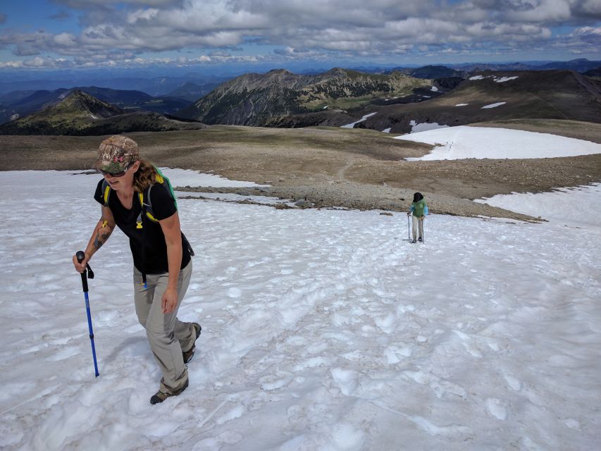 Mount Rainier: Day Hike on the Mountain - Sunrise Visitor Center and the first climb