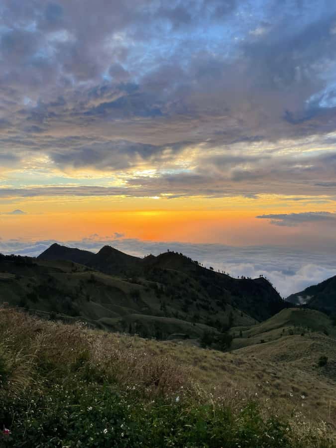 Mount Rinjani: 2D-1N Trekking Summit Sunrise Point Join Tour - Sembalun Crater Rim: the reward before the summit
