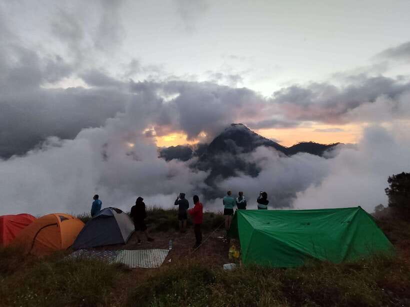 Mount Rinjani Climbing 2D/1N Summit Trek 3726M - Day two: a 3:00 AM climb to 3,726 meters