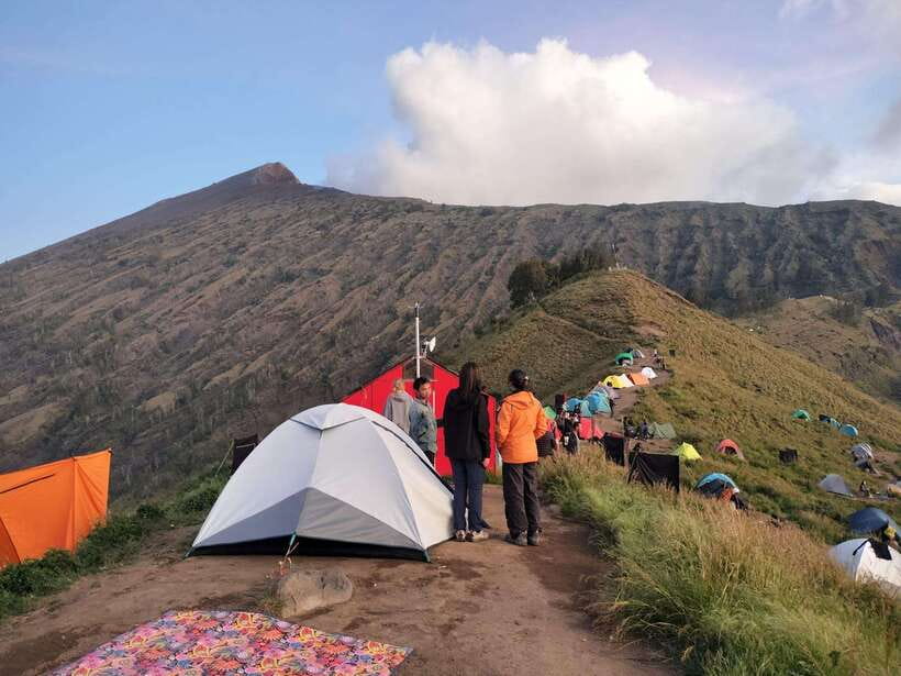 Mount Rinjani Climbing 2D/1N Summit Trek 3726M - What to pack for the cold and steep sections