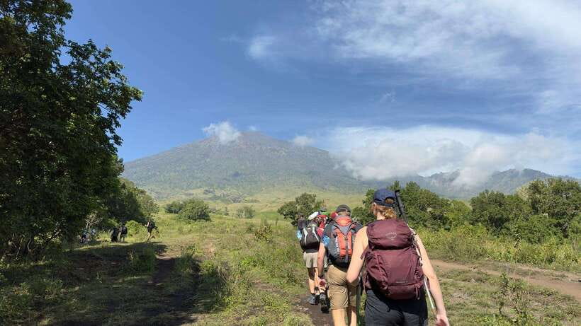 Mount Rinjani Climbing 2D/1N Summit Trek 3726M - Day one: from Sembalun village to the crater rim