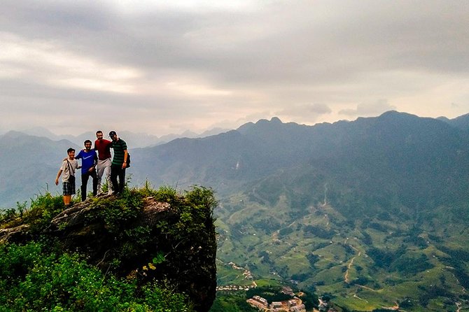 Mountain views & Rice Terraced Fields Hiking – 2D 1N - Group size, timing, and transport