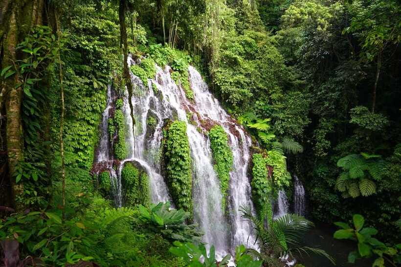 Munduk: Banyu Wana and Sekumpul Waterfall Trekking Tour - Twin Lakes views depend on the clouds