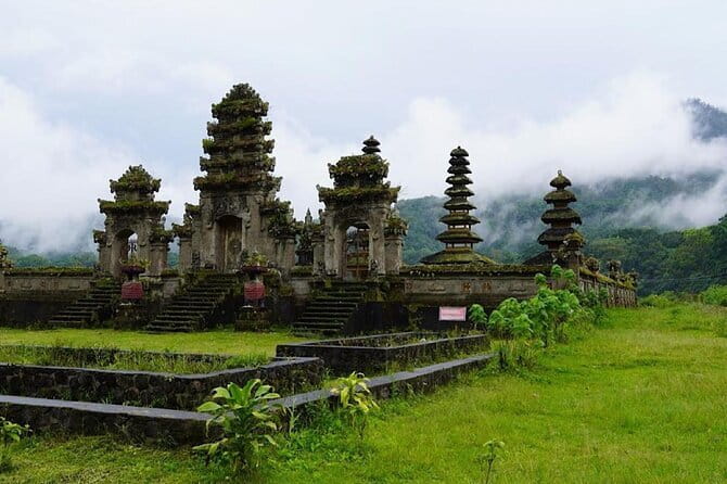 Munduk: Twin Lake Jungle Hike, Ulun Danu Temple, & Waterfall - Why the Tamblingan route feels different