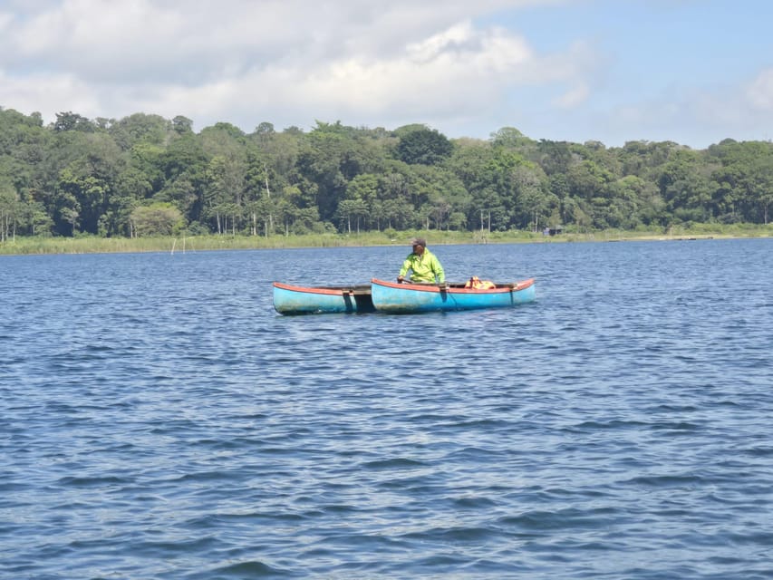 Munduk: Twin Lakes Jungle Hike with Lake Canoe and Waterfall - Lunch, Balinese snacks, and the local food option