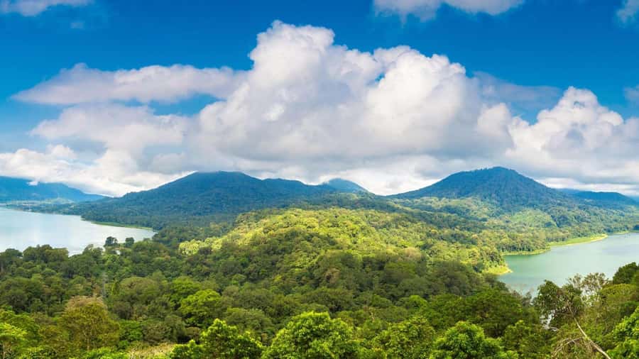 Munduk: Twin Lakes Jungle Hike with Lake Canoe and Waterfall - The Twin Lake viewpoint and the first forest trail