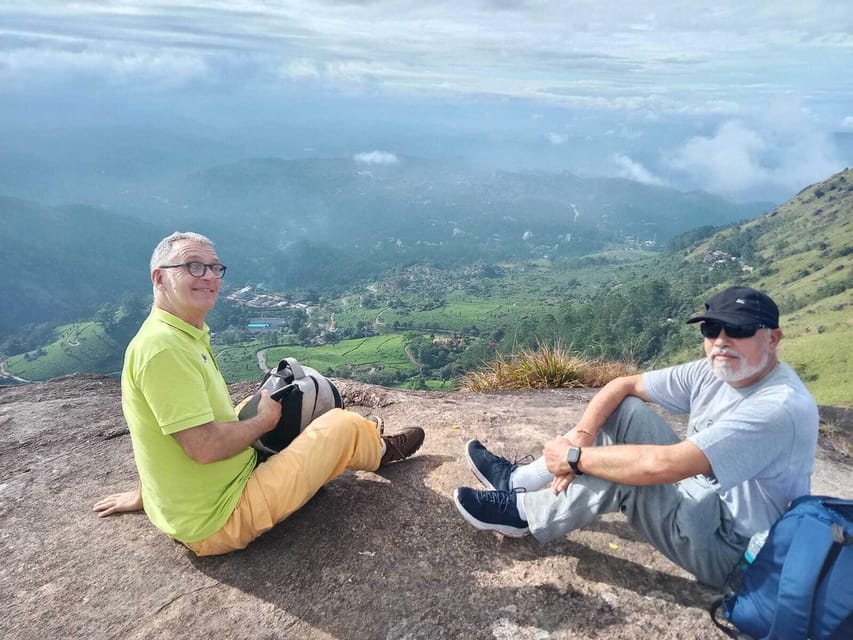 Munnar: Half day Guided Trek - Views over mist-covered valleys