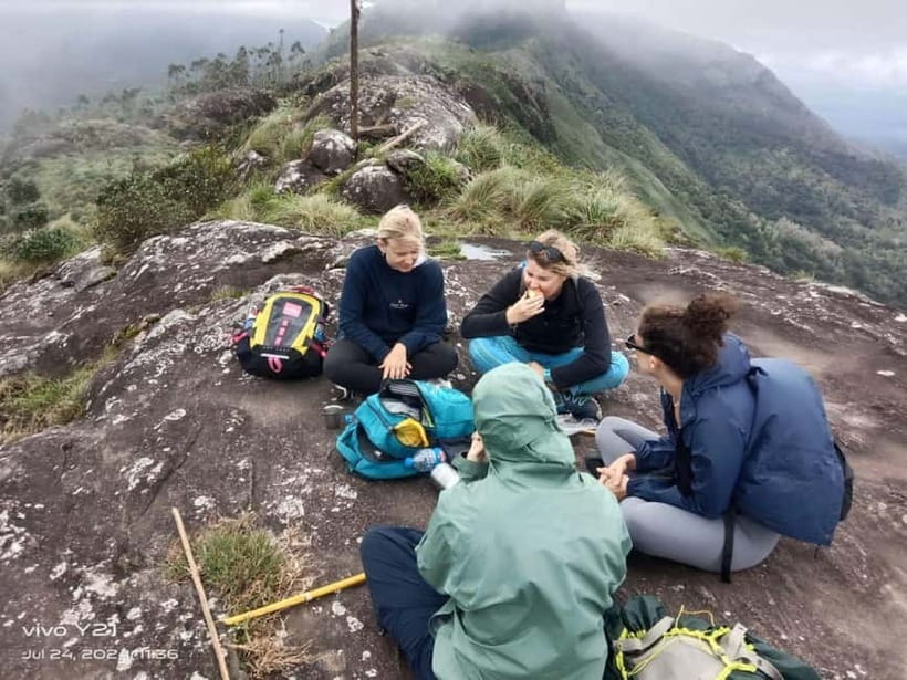 Munnar mountain hiking (Full day) - Cardamom forests and the smell of Kerala