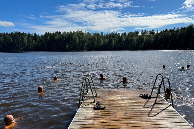 National Park Hike & Finnish Smoke Sauna Experience with Campfire Lunch - From Kiasma to the forest in half an hour
