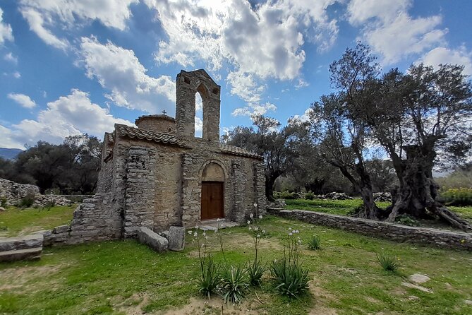 Naxos: Countryside hike among villages & Byzantine churches - The folklore museum in Kaloxylos