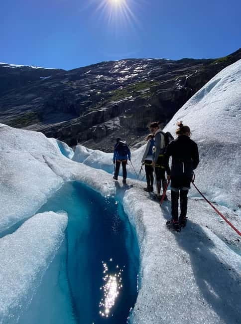 Nigards: Kayaking and Glacier Hike - Starting at Labben in Jostedal