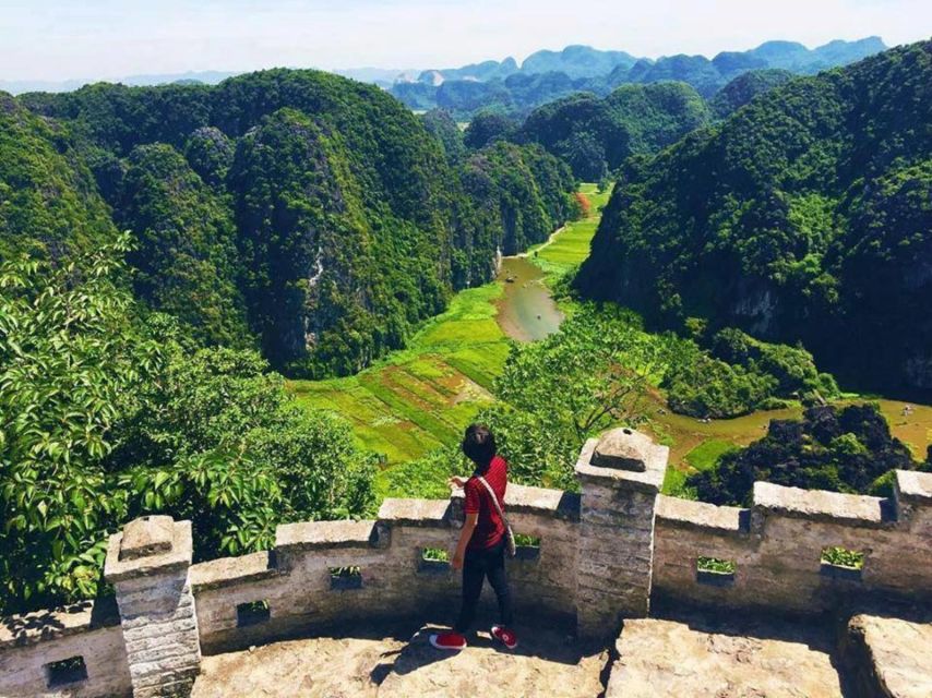 Ninh Binh: Hoa Lu, Trang An and Mua Caves Hiking Day Trip - Who should book this experience?