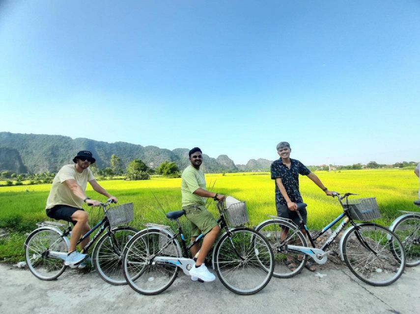 Ninh Binh: Hoa Lu, Trang An and Mua Caves Hiking Day Trip - Trang An by bamboo boat