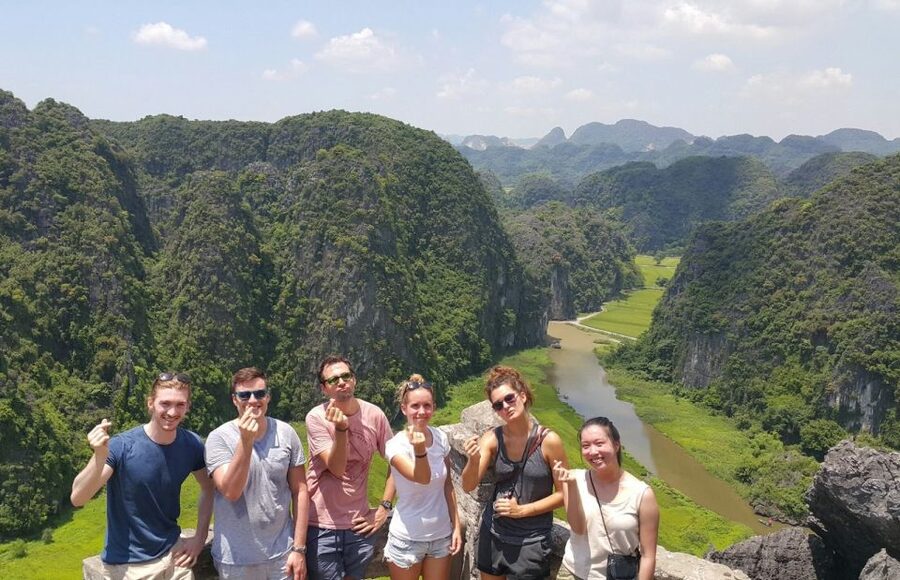 Ninh Binh: Hoa Lu, Trang An and Mua Caves Hiking Day Trip - Mua Cave and the 486-step climb