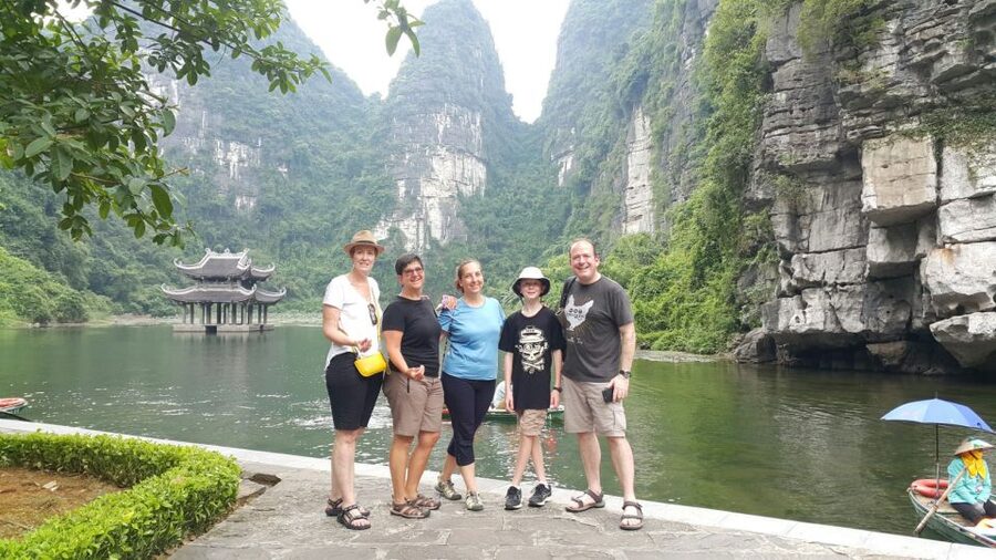 Ninh Binh: Hoa Lu, Trang An and Mua Caves Hiking Day Trip - The morning road from Hanoi to Hoa Lu
