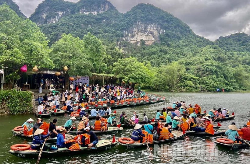 Ninh Binh: Mua Cave Hike, Trang An Boat & Village Bike Tour - A full day that shows several sides of Ninh Binh