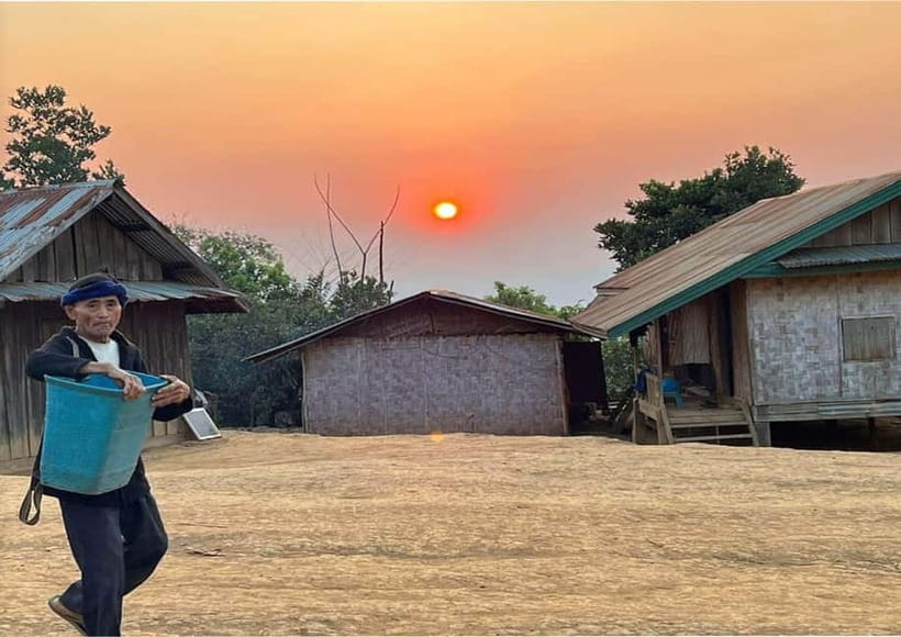 Nong Khiaw: 2-Day Trekking,Hmong village,Home Stay&Kayaking - Bamboo work with a local villager